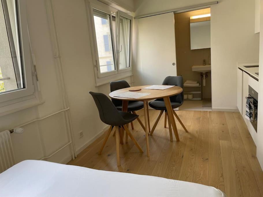 Studio Proche De La Gare ! Apartment Lausanne Bagian luar foto