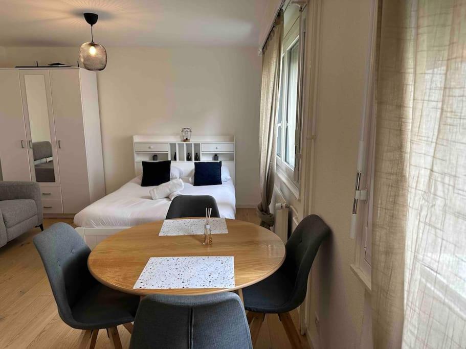 Studio Proche De La Gare ! Apartment Lausanne Bagian luar foto