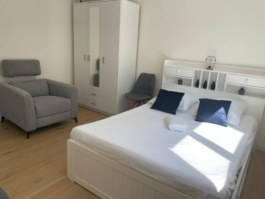 Studio Proche De La Gare ! Apartment Lausanne Bagian luar foto