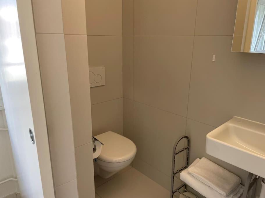 Studio Proche De La Gare ! Apartment Lausanne Bagian luar foto