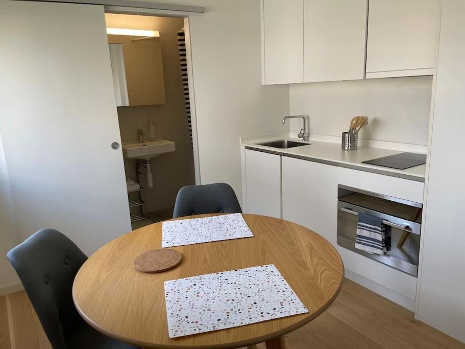 Studio Proche De La Gare ! Apartment Lausanne Bagian luar foto