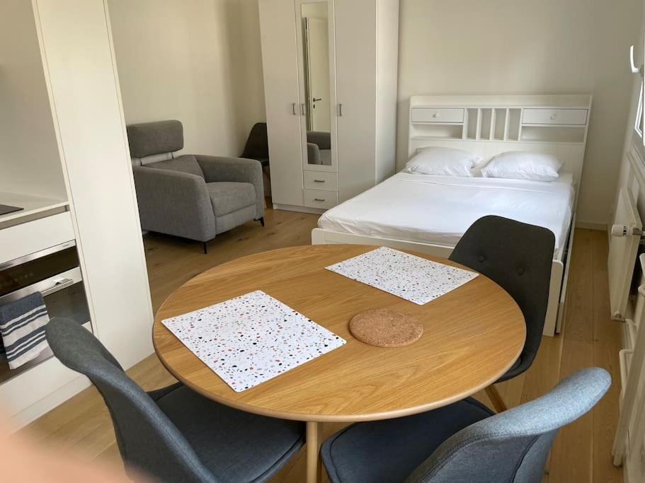 Studio Proche De La Gare ! Apartment Lausanne Bagian luar foto